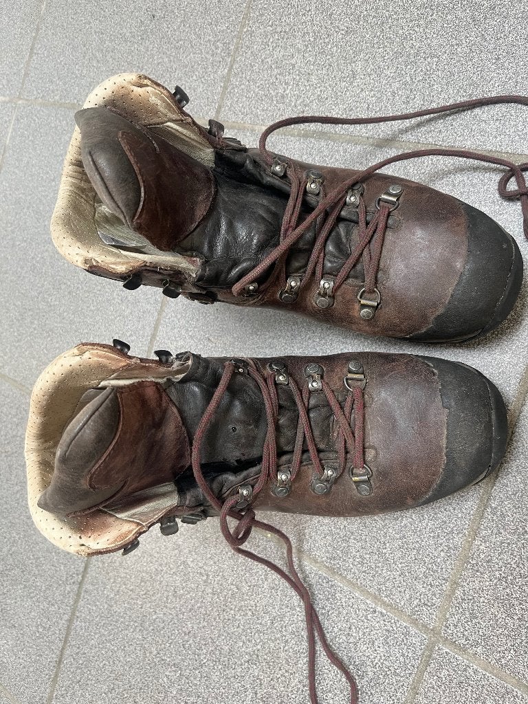Gratis wandelschoenen Hanwag mt 41,5 waarvan de zool loslaat, Ophalen, Gebruikt, Schoenen
