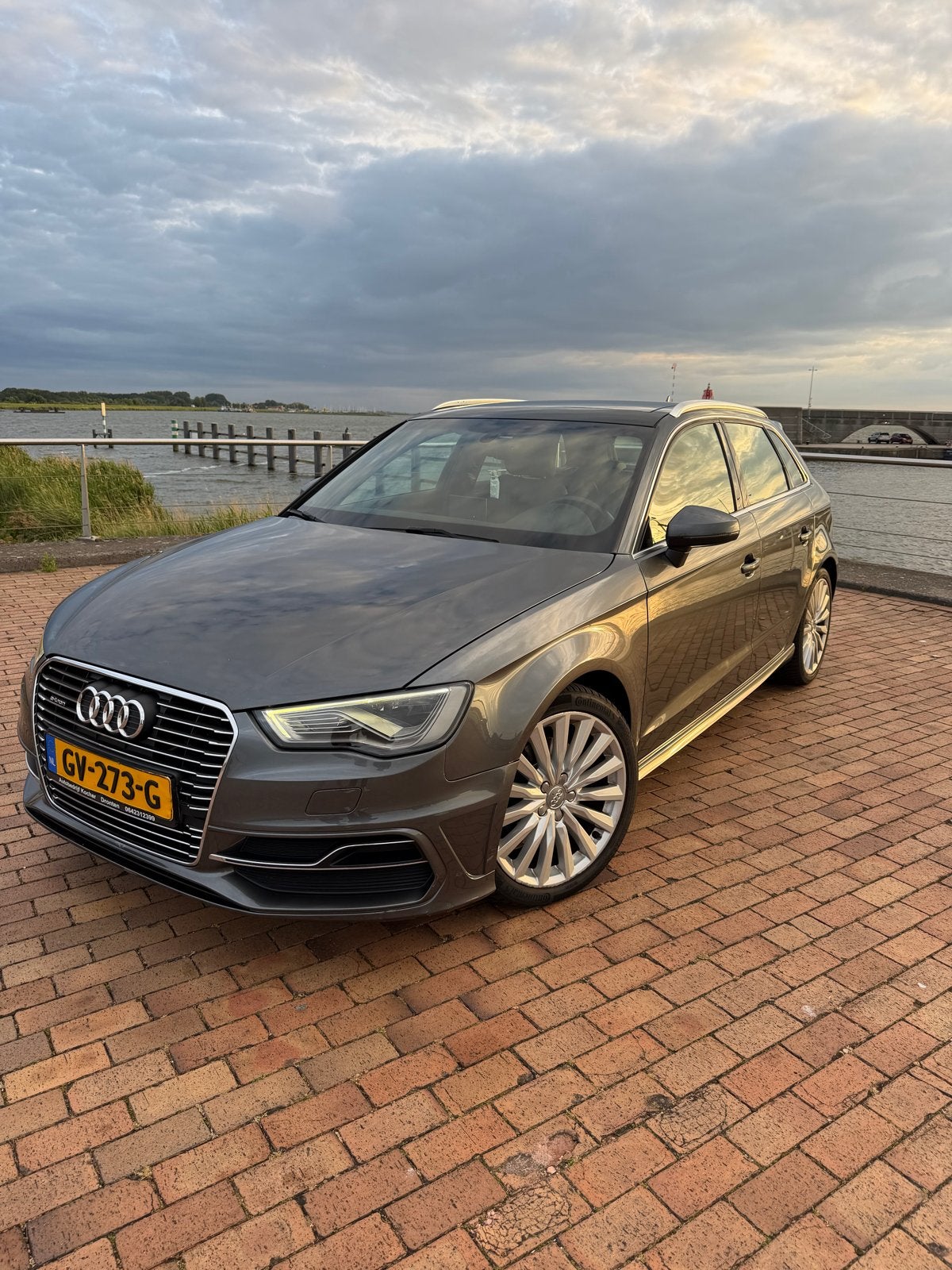 Audi A3 1.4 Tfsi 204pk E-tron Phev S Tronic 2015 Grijs, Auto's, Audi, 4 cilinders, 1395 cc, 149 pk, Zilver of Grijs