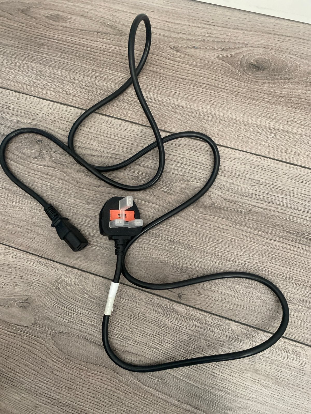 Stroomkabel met UK-stekker (Type G) en C13-connector, Ophalen of Verzenden, Nieuw