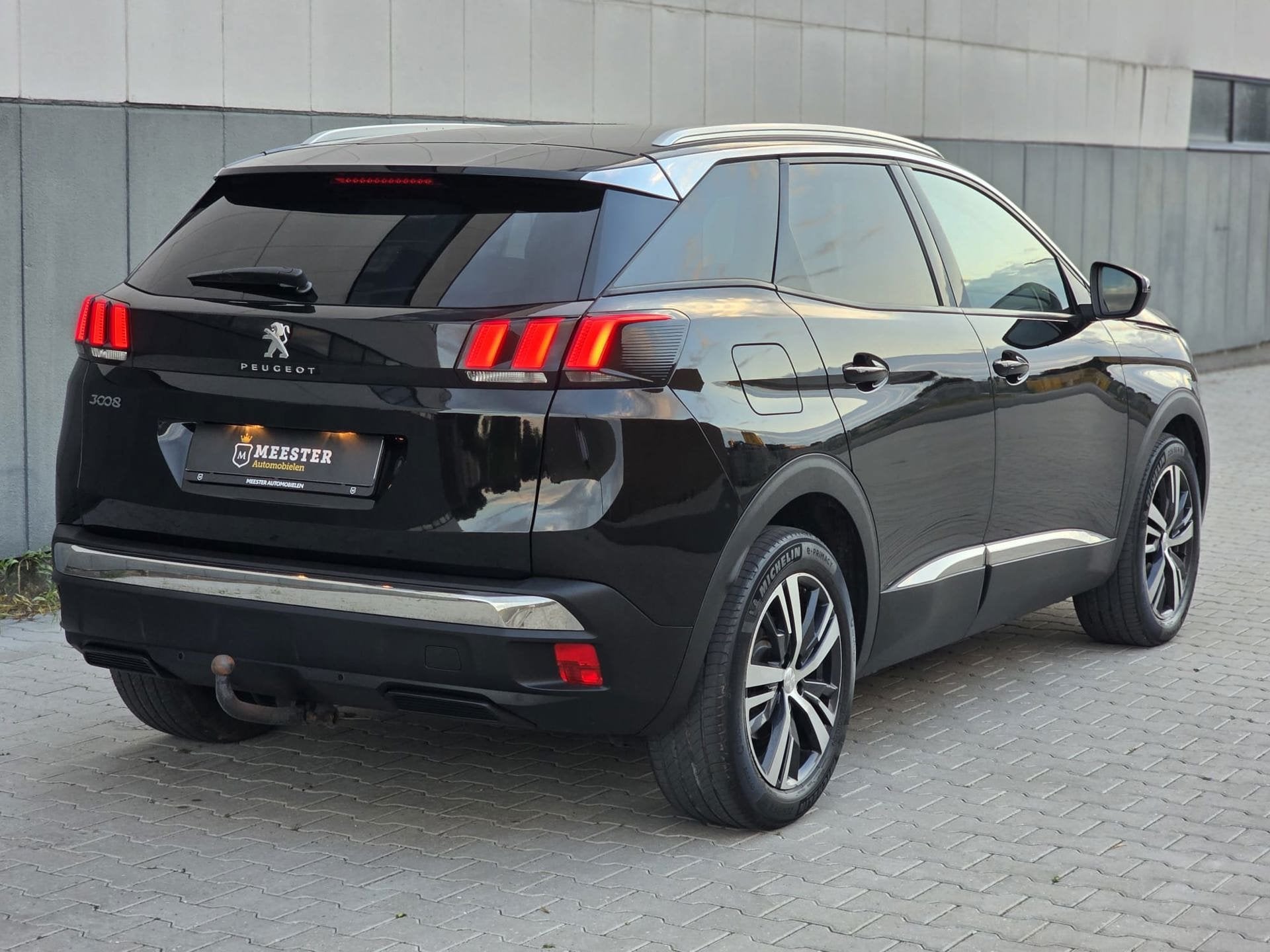 Peugeot 3008 1.2 PureTech Allure|NAVI|PDC|ACC, Stof, Gebruikt, 1199 cc, Met garantie (alle)