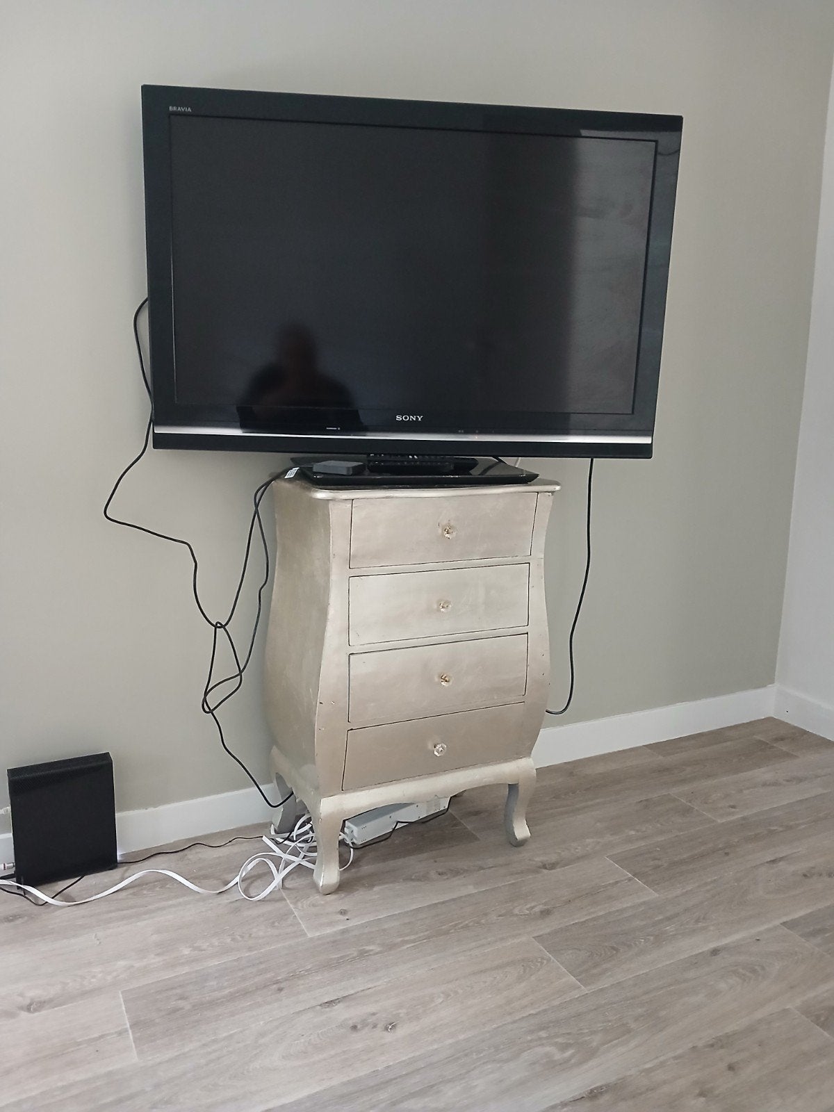 Sony Bravia LCD TV - Goede staat met kastje, Gebruikt, 50 Hz, Sony, HD Ready (720p)
