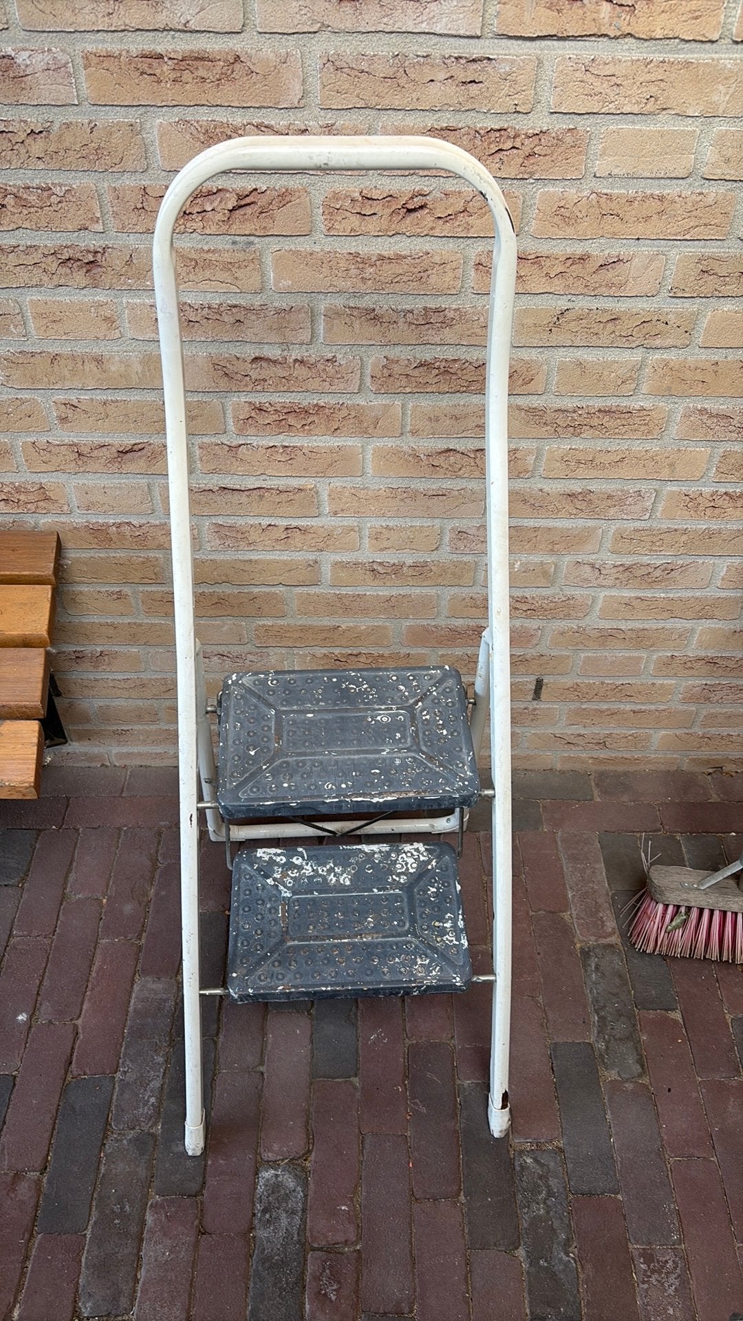 Gratis trapje twee staps, Ophalen, Zo goed als nieuw, Minder dan 2 meter