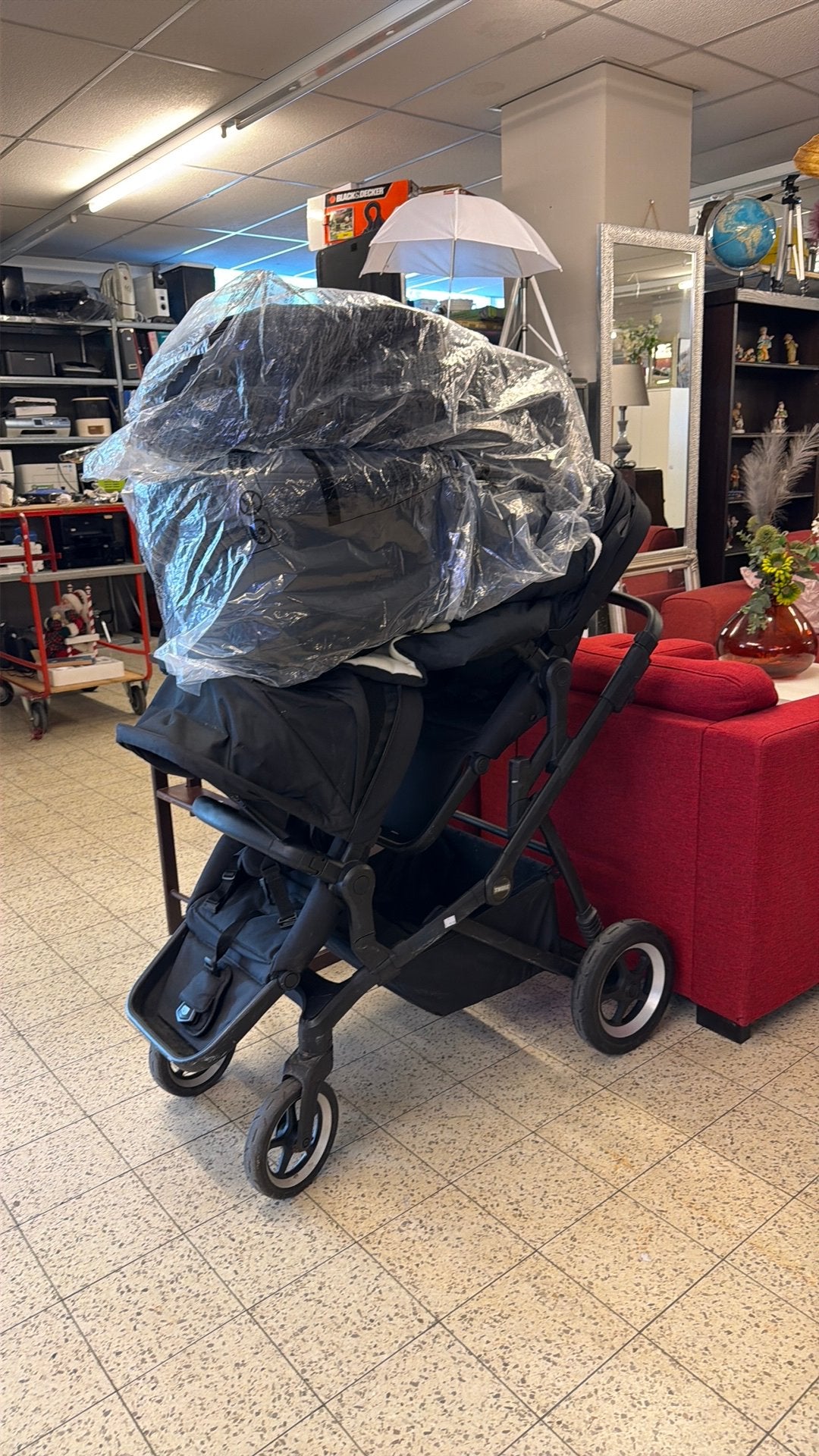 Grote, zwarte kinderwagen in goeie staat, Ophalen, ., Zo goed als nieuw, .