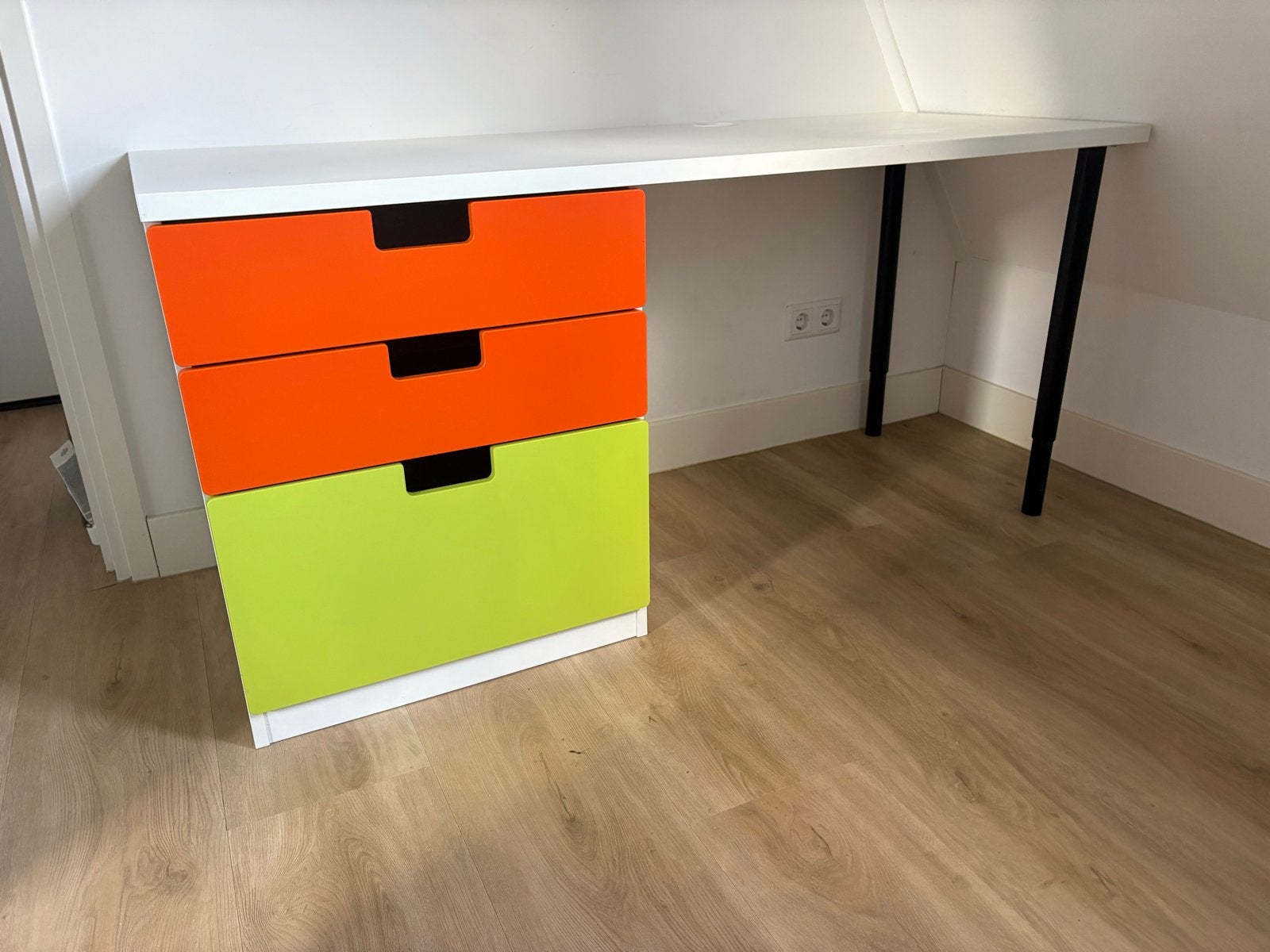 IKEA Stuva bureau met lades (155x73,5x61,5 cm), Huis en Inrichting, Bureaus, Ophalen, Opbergruimte, Gebruikt, IKEA
