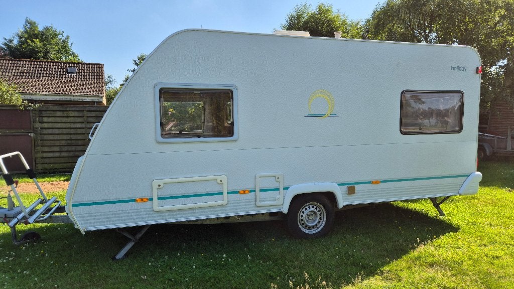 Eifelland Holiday Caravan - Compact en Compleet, Caravans en Kamperen, Caravans, Standaardzit, Dwarsbed, 750 - 1000 kg, 4 tot 5 meter