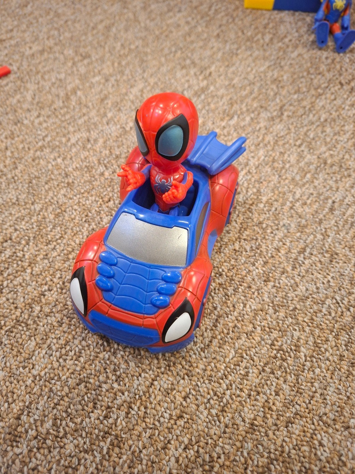 Spiderman auto met afneembaar Spiderman figuur, Ophalen of Verzenden, Gebruikt