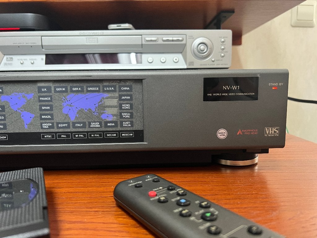 Panasonic NV-W1 WorldWide VHS Videorecorder met Remote, Ophalen of Verzenden, Gebruikt, VHS-speler of -recorder