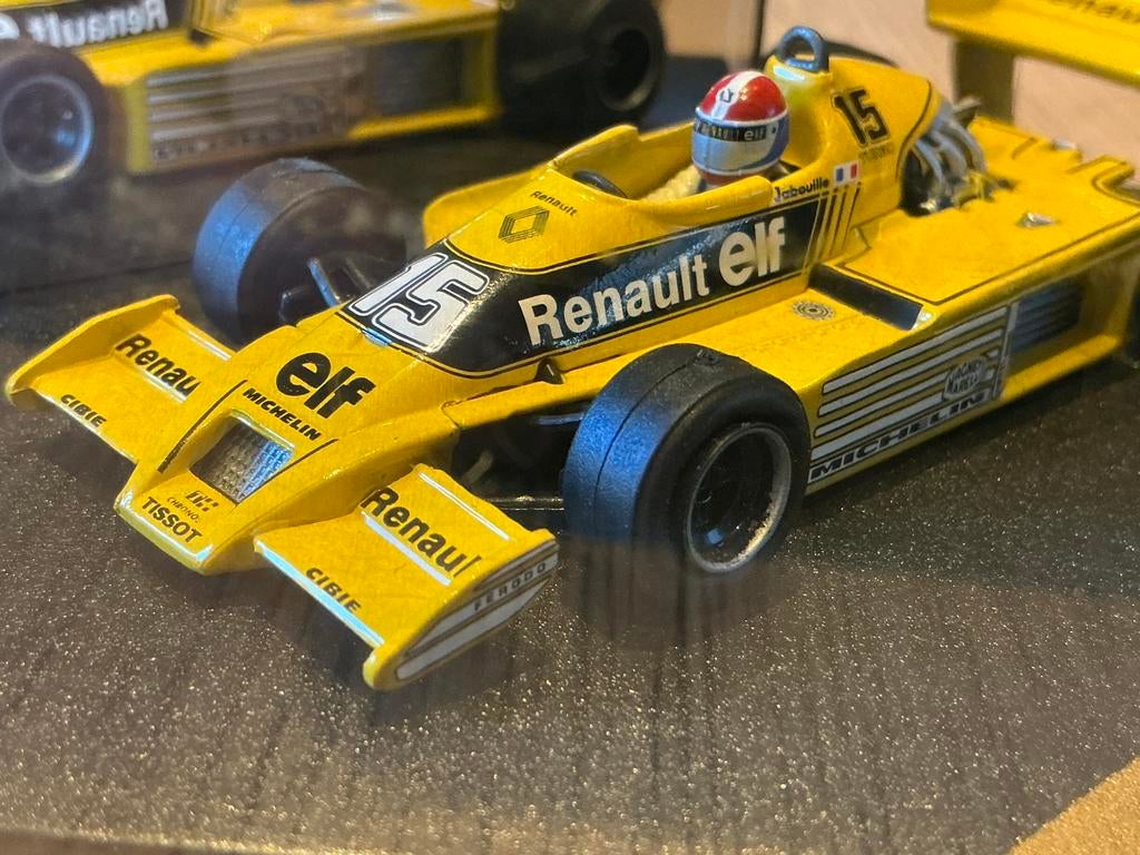 Renault RS01/2  F1  1:43, Hobby en Vrije tijd, Modelauto's | 1:24, Zo goed als nieuw, Auto, Overige merken, Ophalen of Verzenden