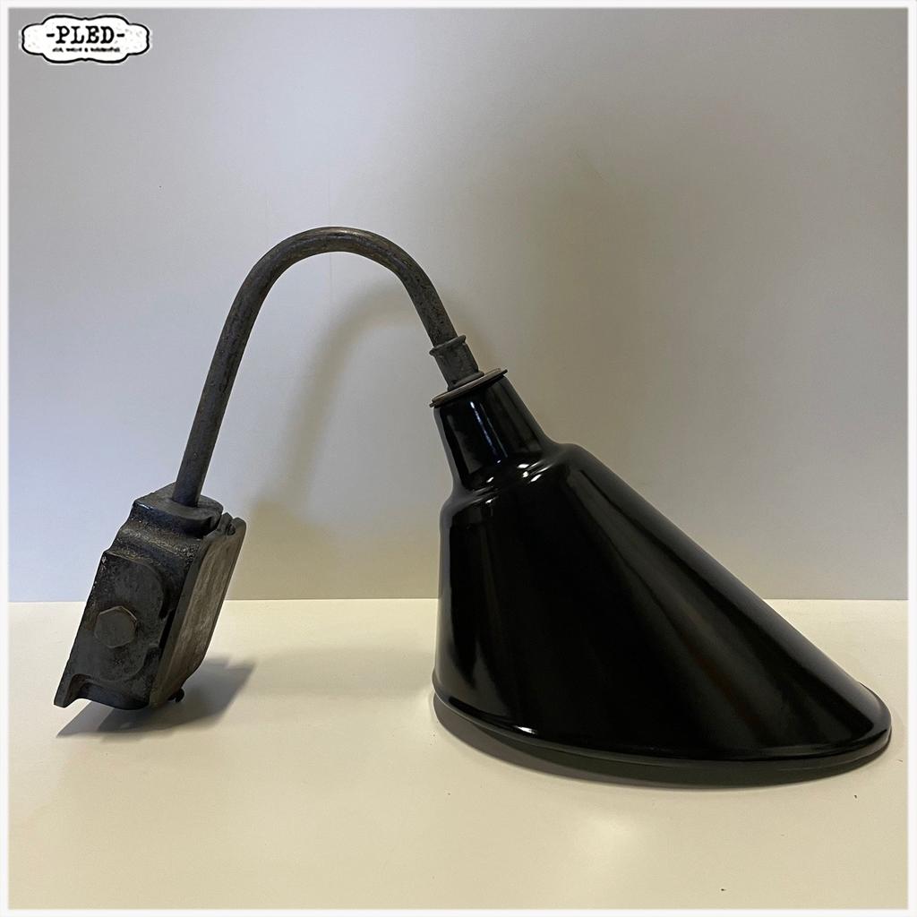 Grote wandlamp / buitenlamp met geëmailleerde kap, Ophalen, Zo goed als nieuw, Nb, Nb