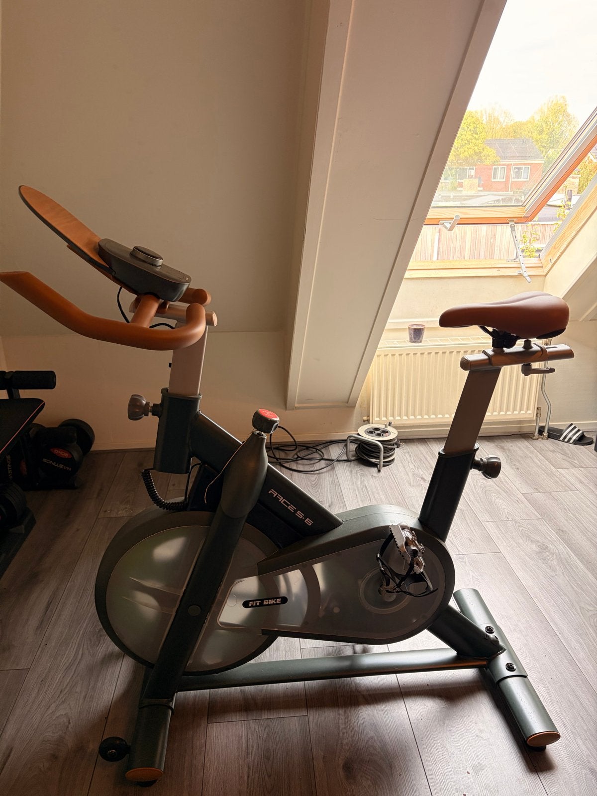 Fitbike Race 5.6 Hometrainer / Smarttrainer, Sport en Fitness, Ophalen, Zo goed als nieuw, Metaal, Benen