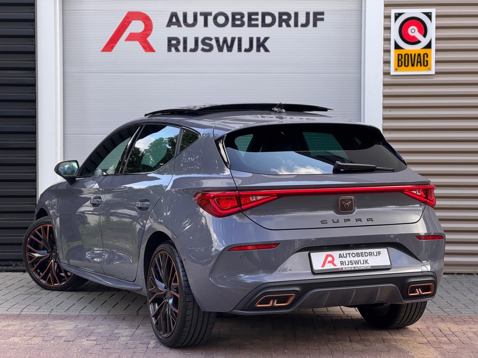 CUPRA Leon 1.4 e-Hybrid VZ Copper Edition Pano/Matrix/Camera, Auto's, Cupra, 77 km/l, Gebruikt, 4 cilinders, Leon