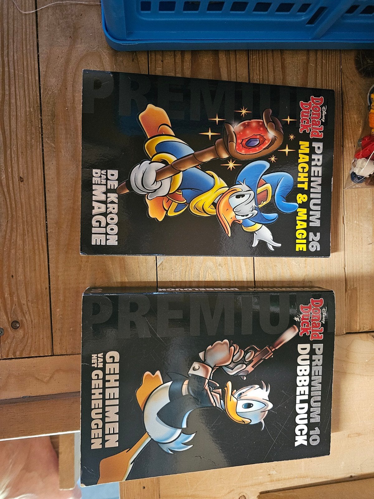Donald Duck Premium: Macht & Magie en Dubbelduck, Boeken, Meerdere stripboeken, Ophalen, Gelezen