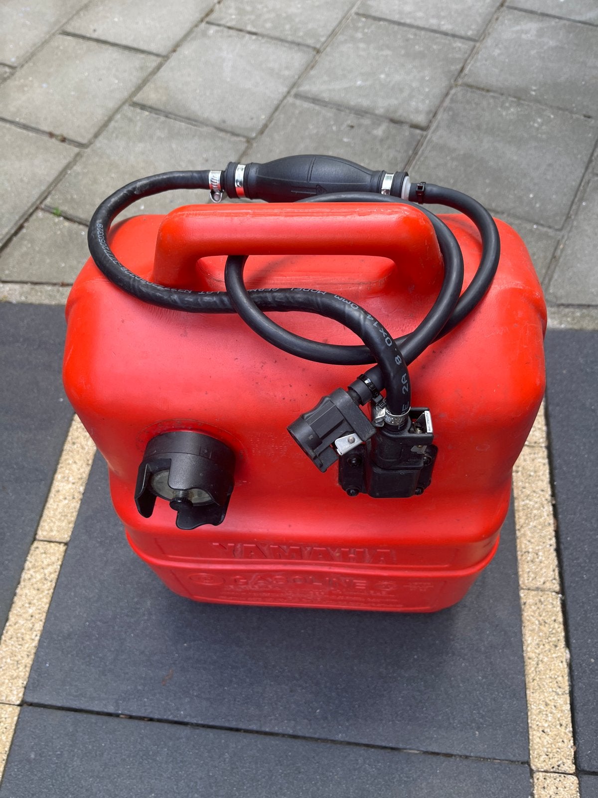 Yamaha Benzinetank 25 Liter met Brandstofmeter en Slang, Watersport en Boten, Ophalen, Gebruikt, Motor en Techniek