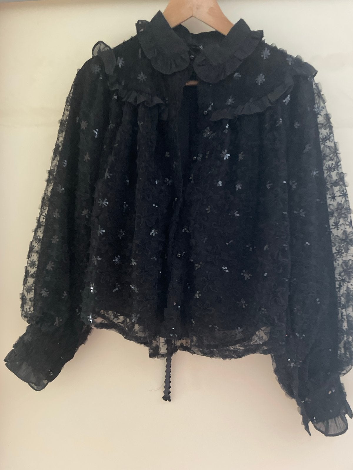 Sister Jane Zwarte Blouse met Pailletten en Ruches, Ophalen of Verzenden, Zo goed als nieuw, Maat 38/40 (M), Zwart