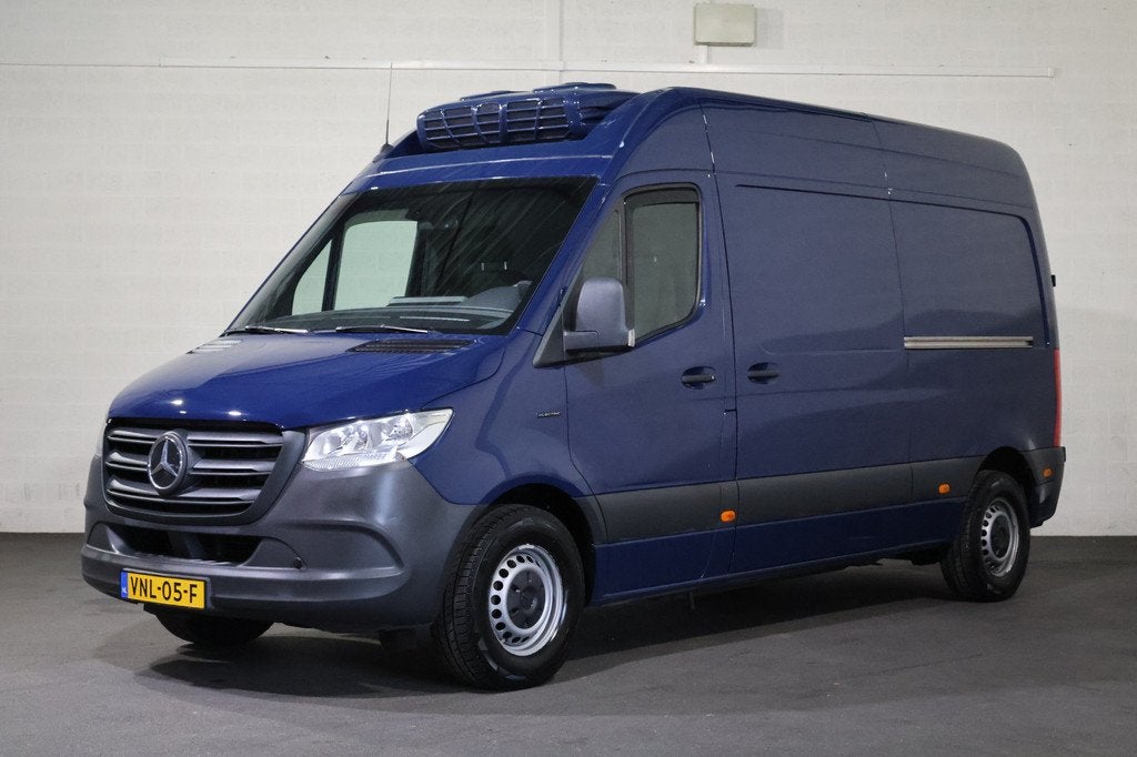 Mercedes-Benz eSprinter L2 H2 55 kWh Koelwagen (bj 2021), Auto's, Stof, Gebruikt, 116 pk, 2670 kg