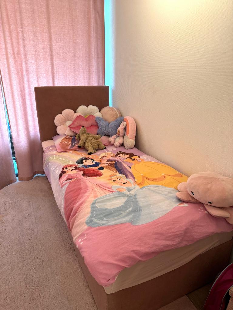 Eenpersoons boxspring met opbergruimte (90x200) in het roze., Ophalen, Gebruikt, 90 cm, 200 cm