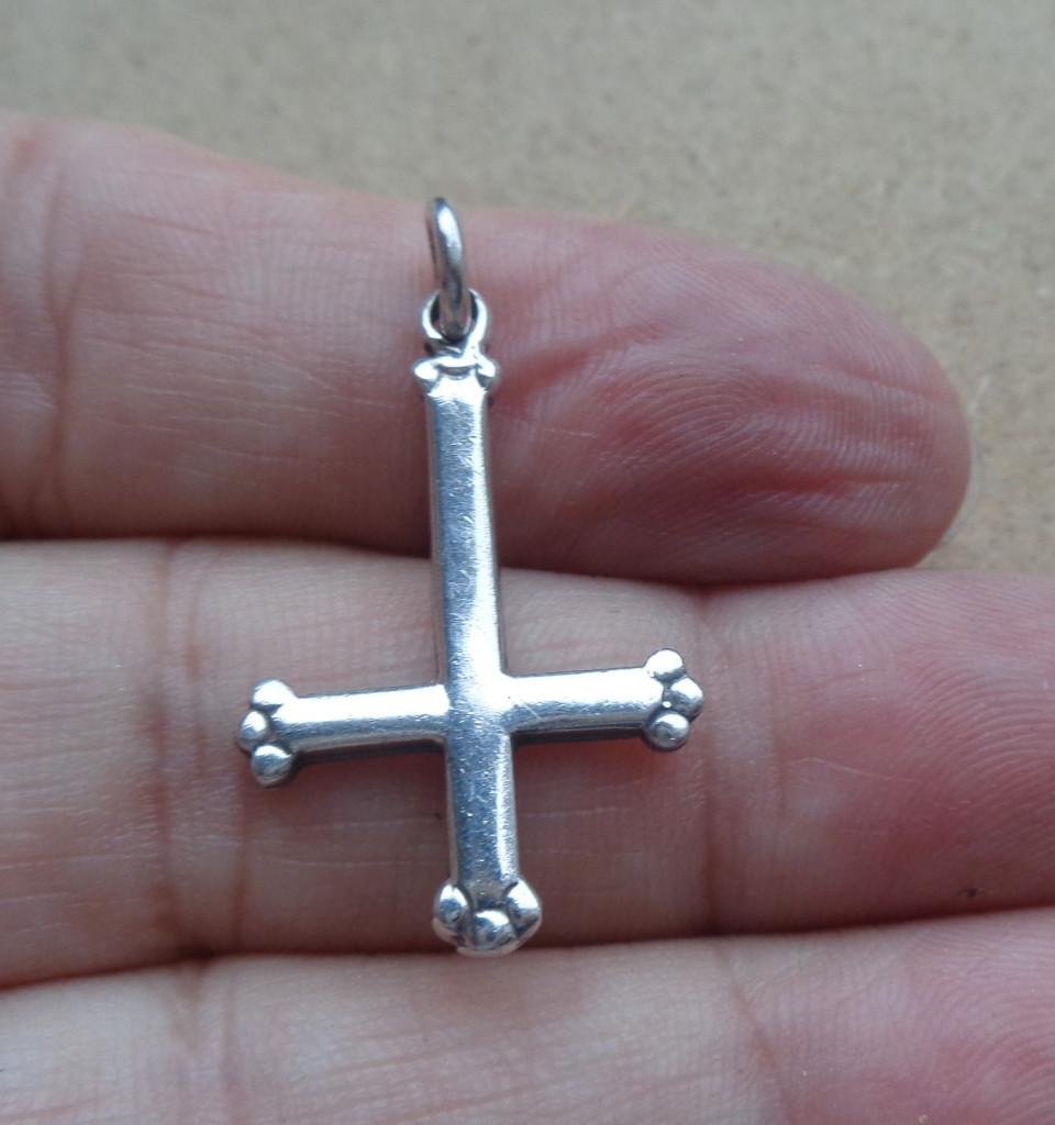 zilveren omgekeerd kruis hanger [745], Verzenden, Zo goed als nieuw, Kruis of Symbool, Zilver