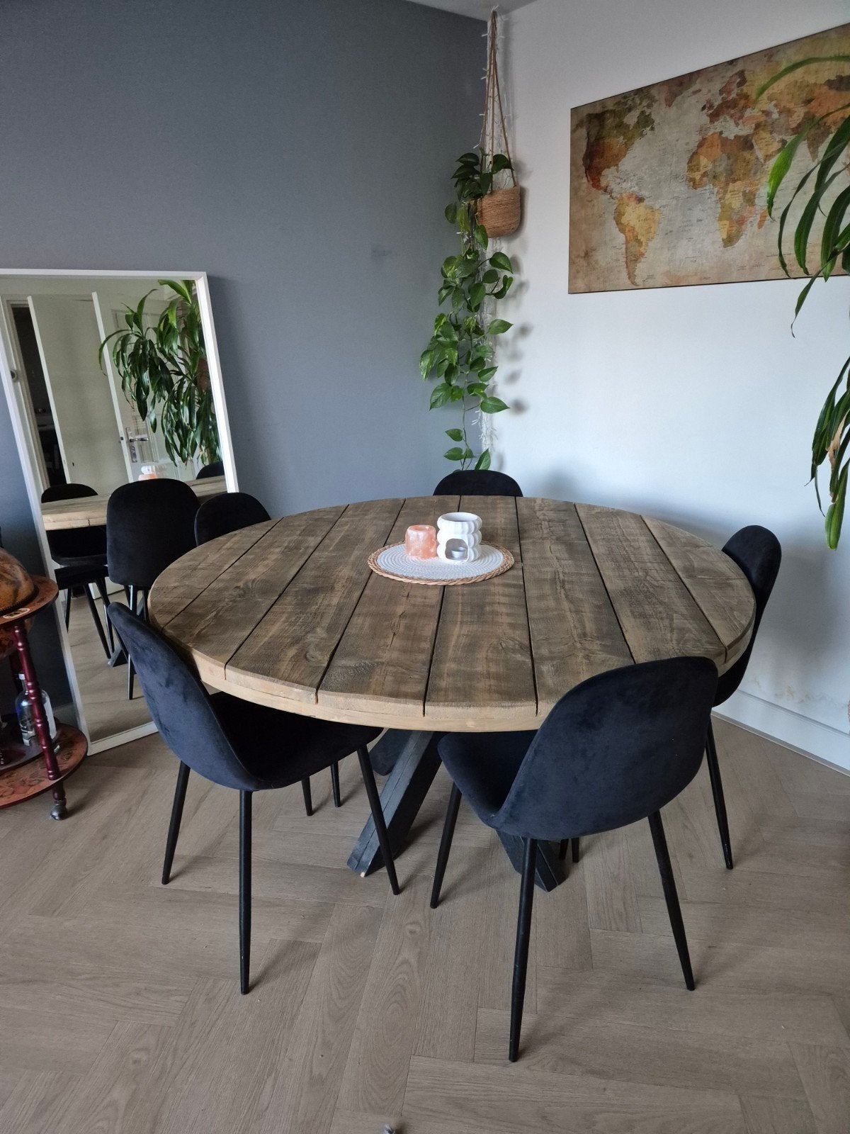 Robuuste ronde eettafel met 4 stoelen, Huis en Inrichting, Rond, Zo goed als nieuw, Vier personen, Ophalen