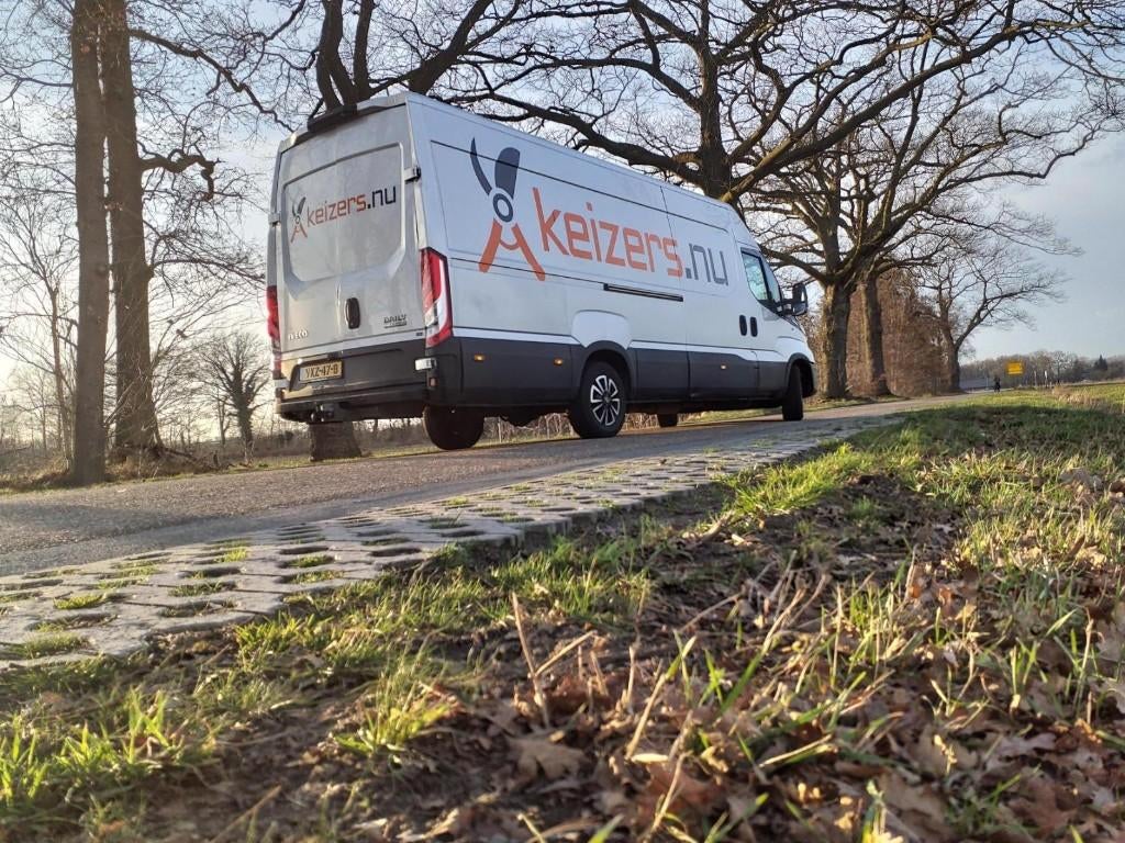 Iveco Daily 35S18 3.0D 132KW - 750 kg Laadklep- Nieuwe Motor, Auto's, Automaat, Euro 6, 4 cilinders, Iveco