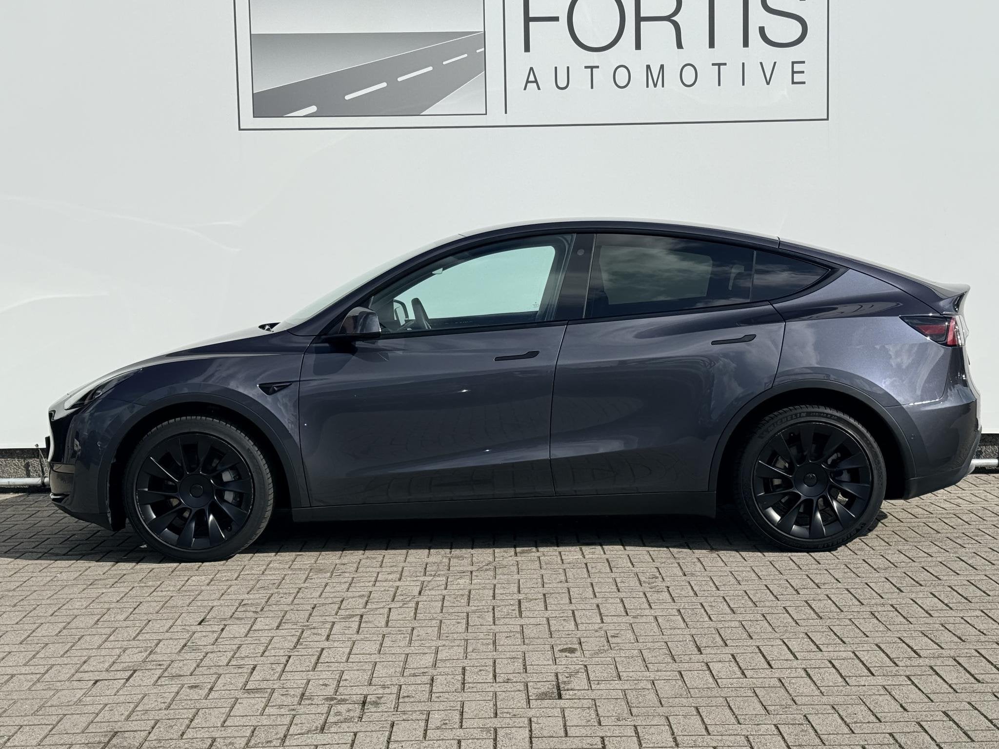 Foto 8 van Tesla Model Y Long Range AWD 75 kWh NL-AUTO | PANODAK | LEDE