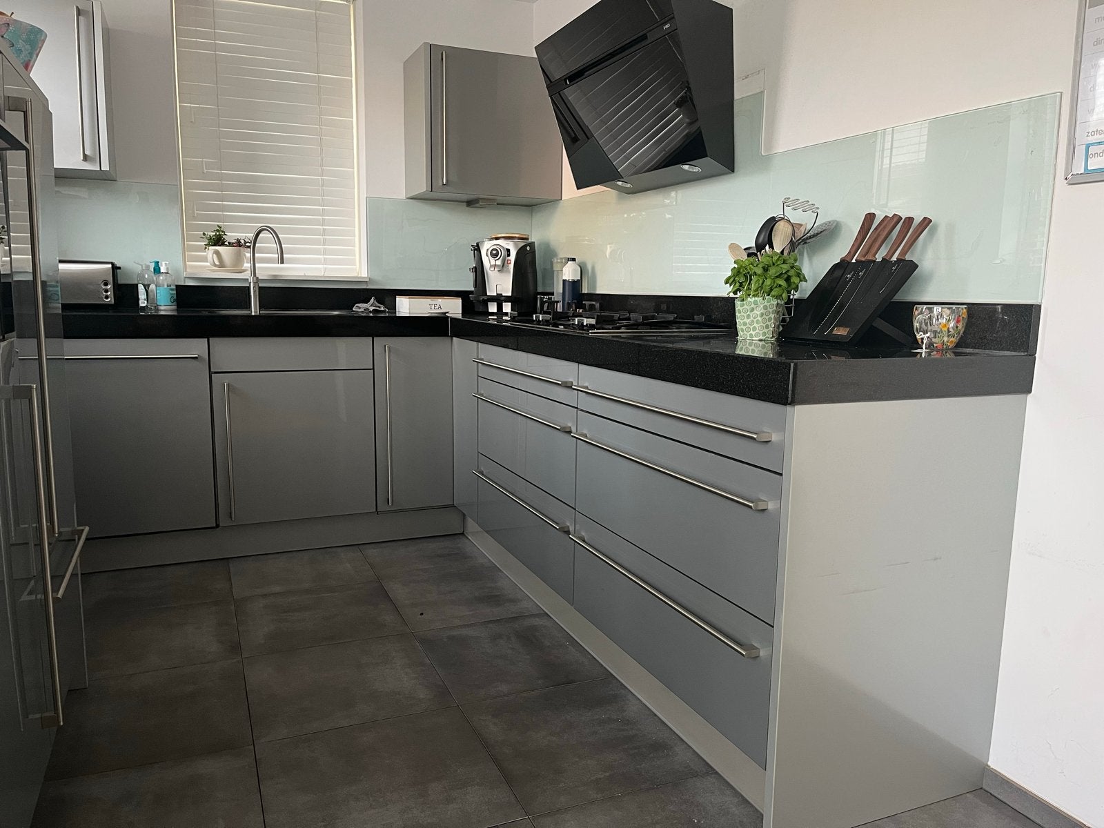 Keuken met granieten blad, Pelgrim oven, Bosch koelkast, Ophalen, Gebruikt, Hoekkeuken, Graniet of Steen