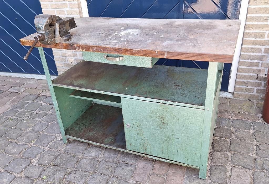 Vintage metalen werkbank met Paramo no.2 bankschroef, Doe-het-zelf en Verbouw, Werkbanken, Ophalen, Gebruikt, 70 tot 120 cm, Bankschroef