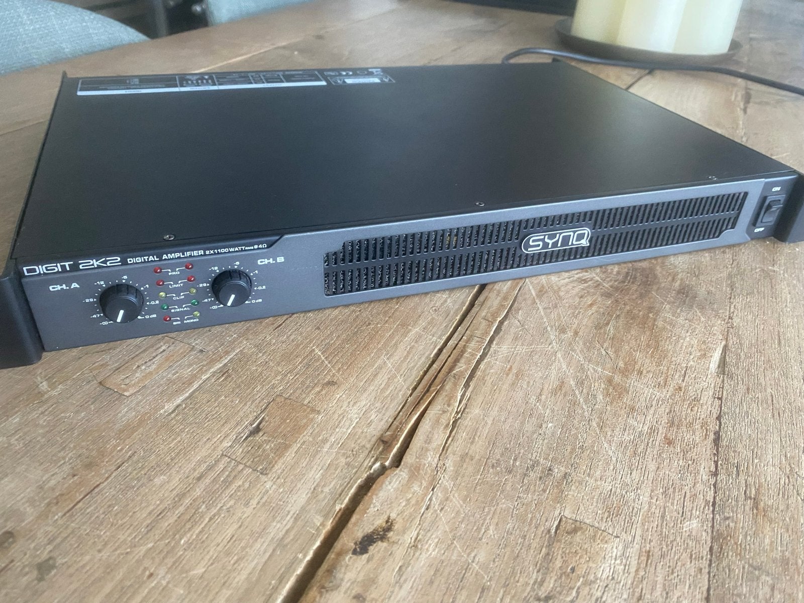 SYNQ DIGIT 2K2 - Digitale Versterker (2x 1100W RMS), Overige merken, Ophalen of Verzenden, Zo goed als nieuw, Nvt