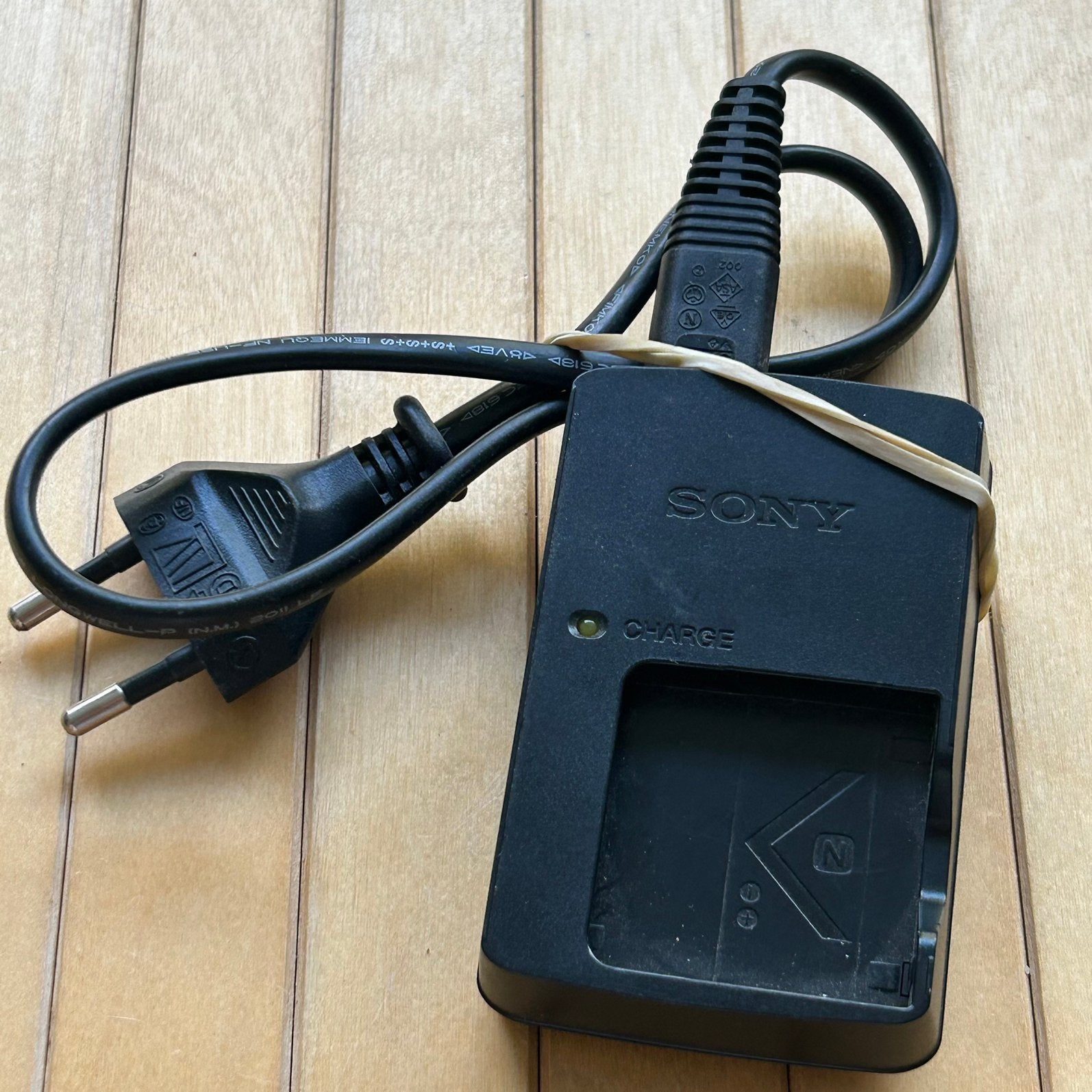 Sony BC-CSN Batterijlader Oplader Cyber-shot, Type N accu, Ophalen of Verzenden, Gebruikt