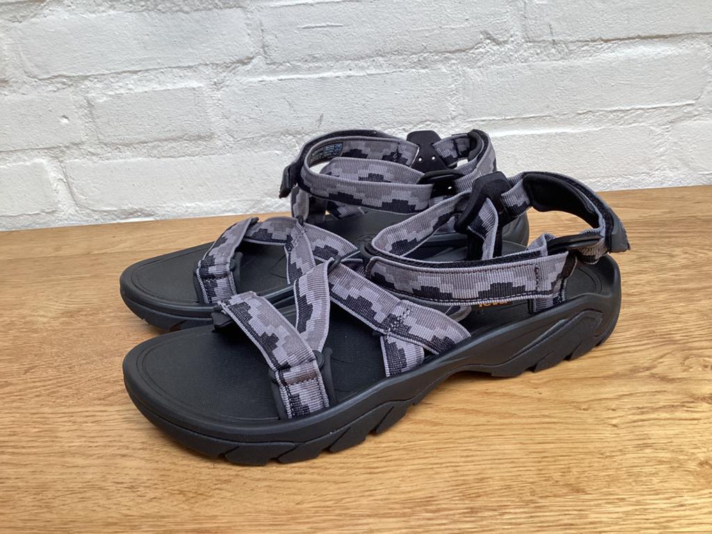 Teva sandalen - Comfortabele en stijlvolle wandelsandalen, Sandalen, Zwart, Ophalen of Verzenden, Zo goed als nieuw