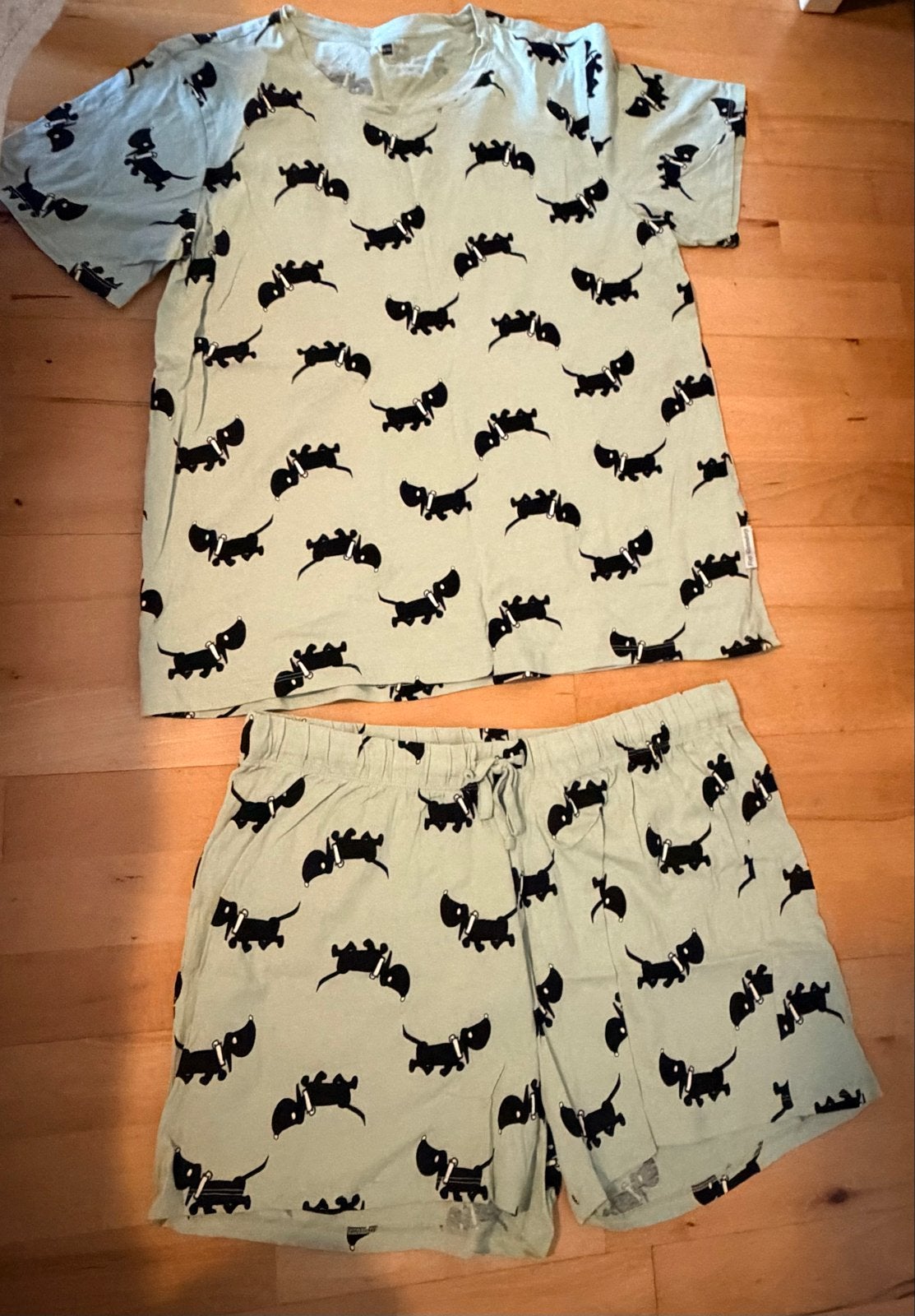 Nieuwe HEMA pyjama set met teckelprint, maat L, Ophalen of Verzenden, Nieuw, Maat 42/44 (L)
