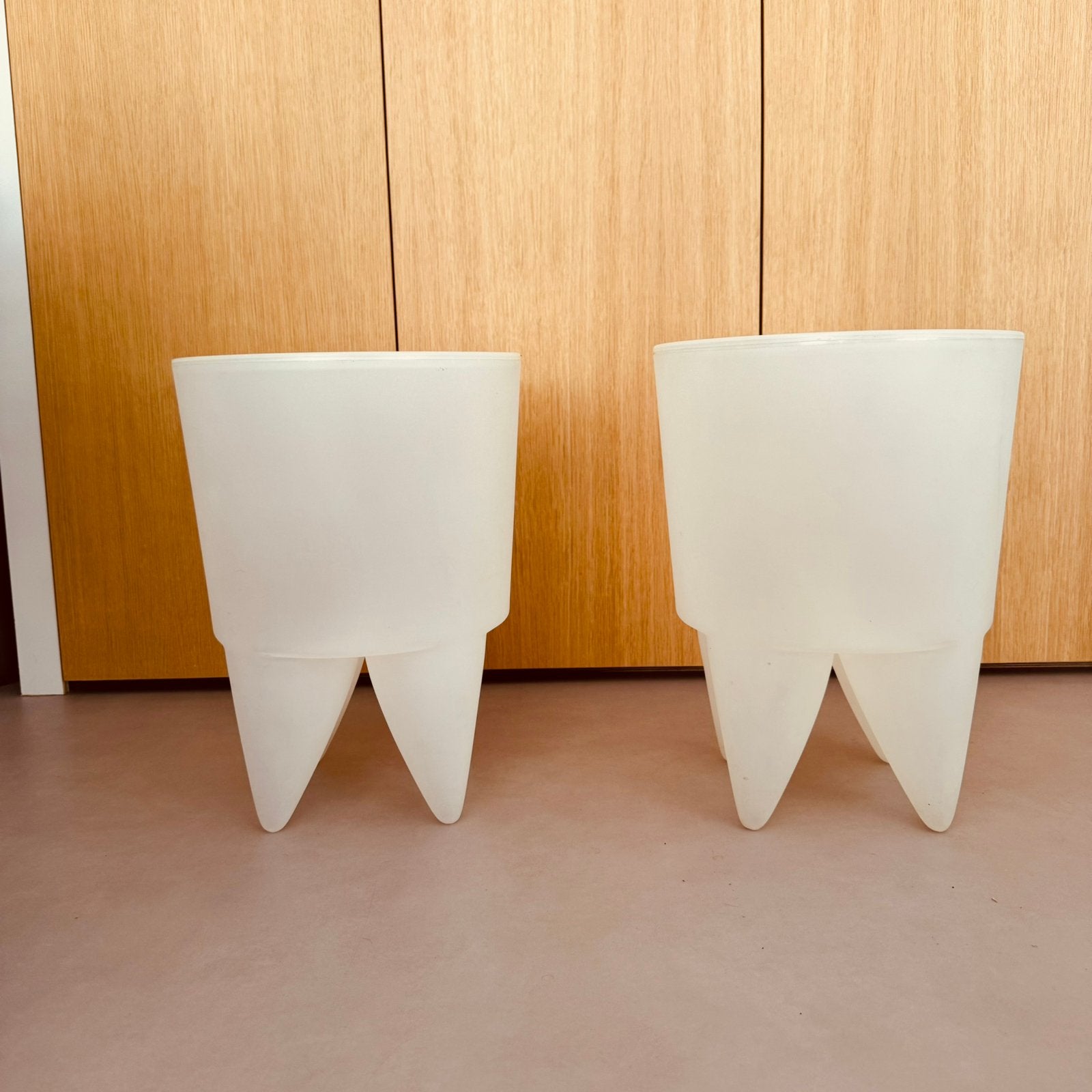 2x krukje Bubu van Phlippe starck voor XO design, Huis en Inrichting, Krukjes, Ophalen, Gebruikt, Kunststof