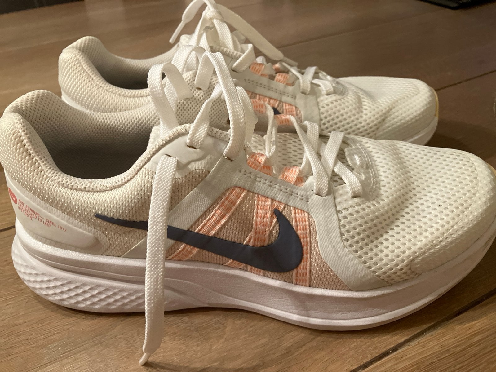 Nike hardloopschoenen maat 42 - Zo goed als nieuw, Ophalen of Verzenden, Zo goed als nieuw, Wit, Sportschoenen