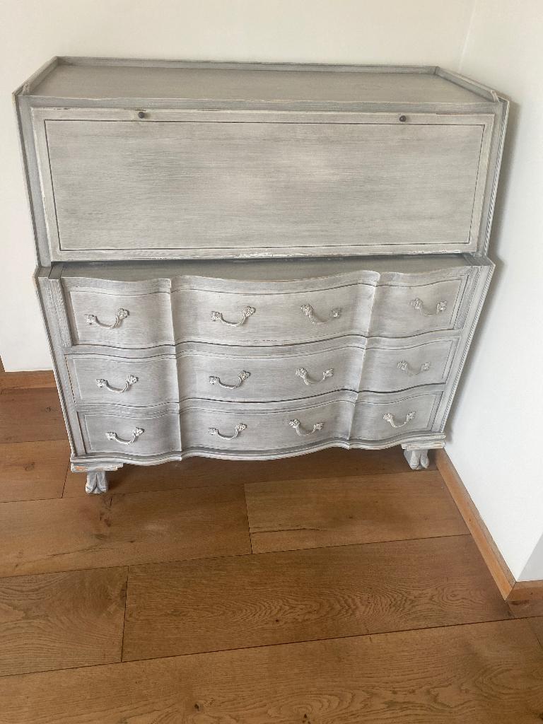 Leuke grijs bewerkte vinted secretaire, Ophalen, Zo goed als nieuw, Vinted en hotel sjiek