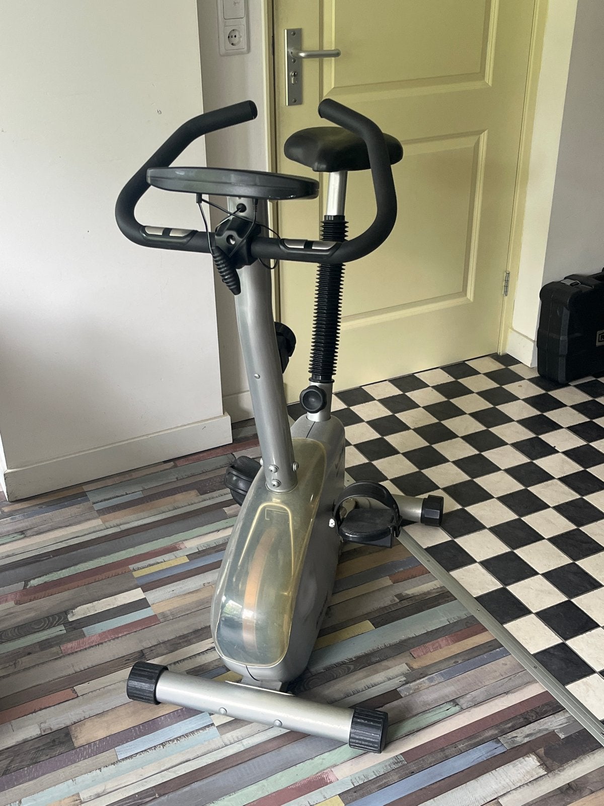 Buffalo HTM2000 Hometrainer - fitnessfiets, Ophalen, Gebruikt, Metaal, Benen