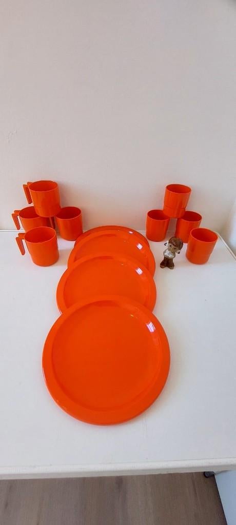 12 Delig oranje retro plastic kunstof vintage picknick 70, Eu, Eu, Ophalen of Verzenden, Zo goed als nieuw