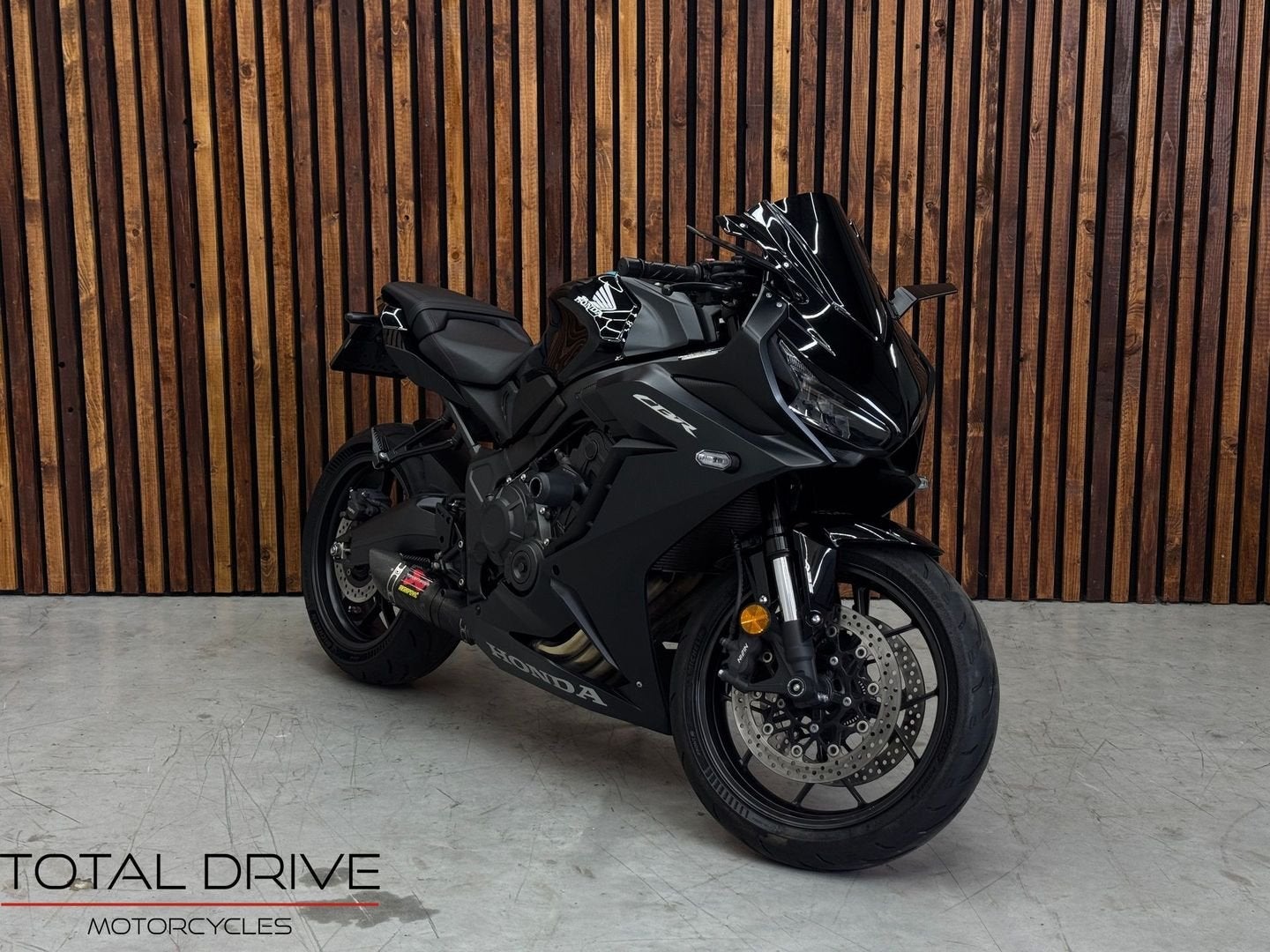 HONDA CBR 650 R CBR650R AKRAPOVIC | ABS | Garantie (bj 2023), Motoren, Motoren | Honda, HONDA, 4 cilinders, Bedrijf, Onbekend