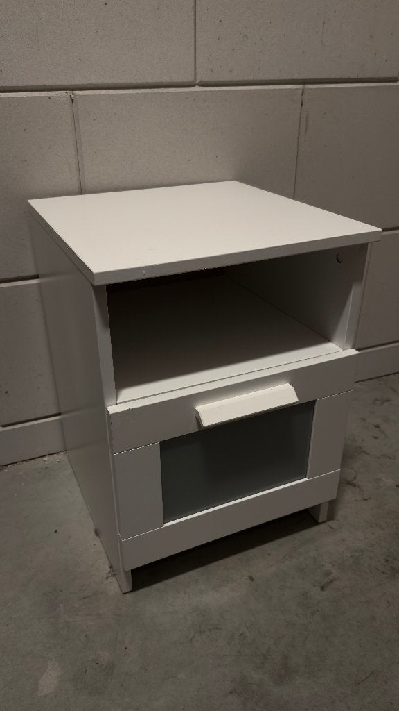 IKEA bedside table - white, Ophalen, Overige materialen, Gebruikt, Minder dan 45 cm