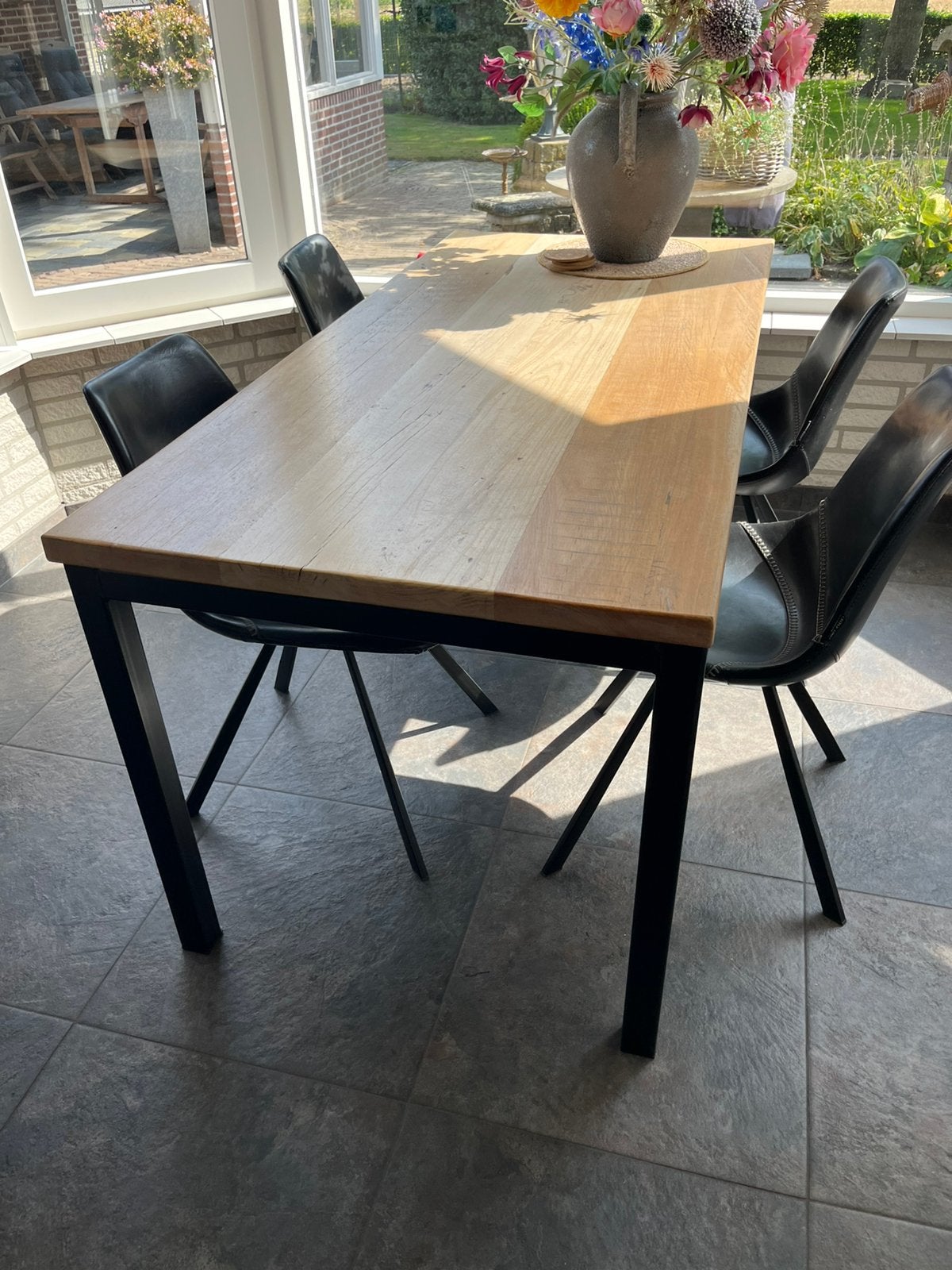 Moderne eikenhouten tafel 170x80 met zwart stalen onderstel, Huis en Inrichting, Tafels | Eettafels, Ophalen, Eikenhout, 50 tot 100 cm