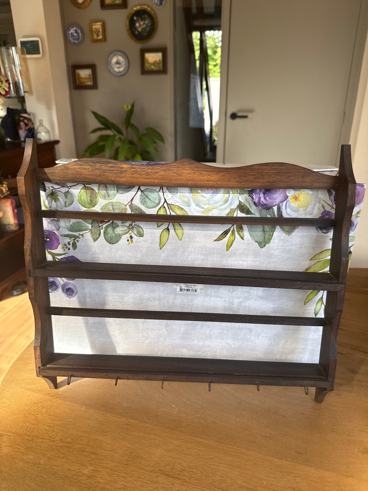 Vintage houten wandrek met haakjes voor kopjes & schoteltjes, Ophalen of Verzenden