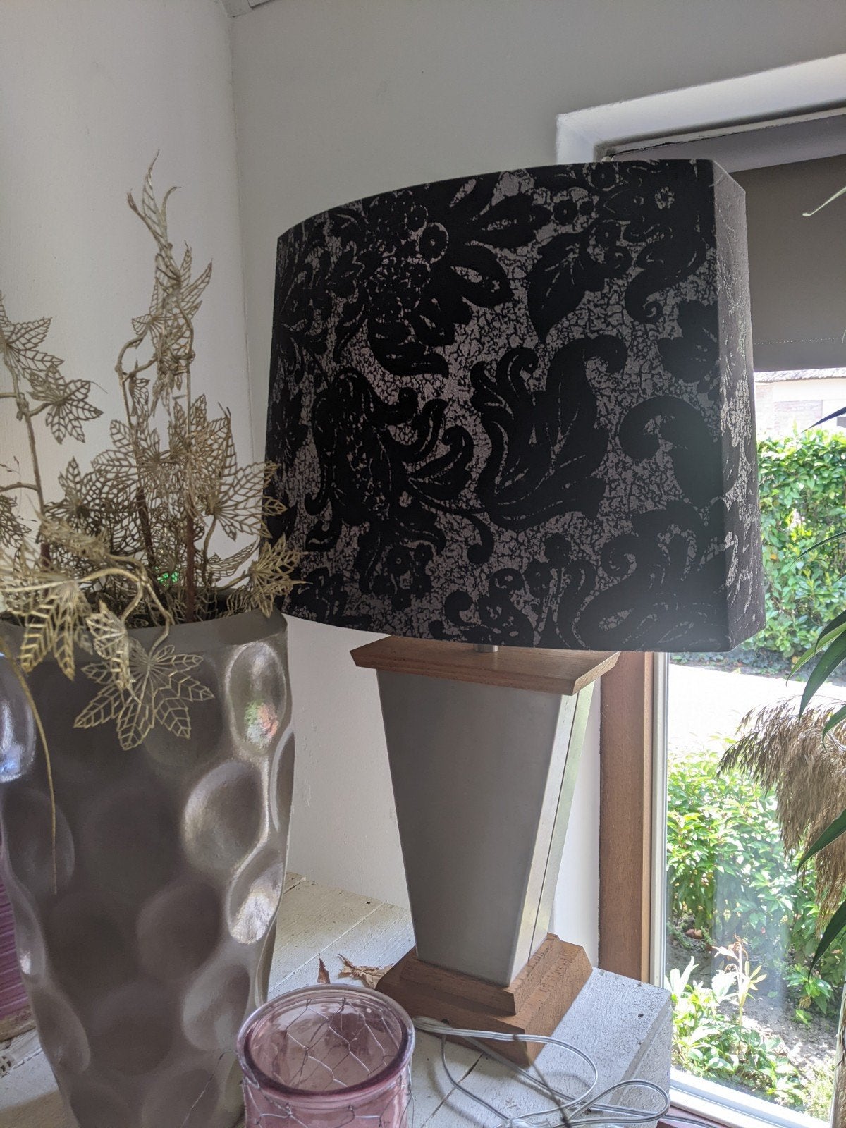 Bony staande lamp met zwart zilveren kap, Huis en Inrichting, Ophalen, Gebruikt, 100 tot 150 cm, Metaal