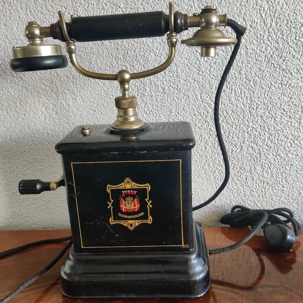 Antieke vaste telefoon Jydsk Akyieselskab, Ophalen, Gebruikt