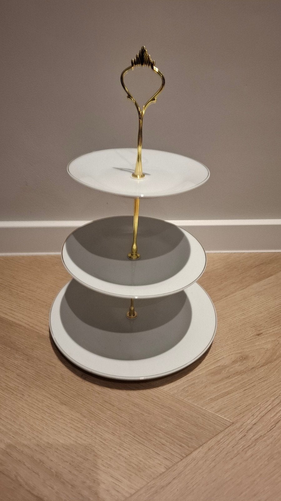 Etagere, Ophalen, Zo goed als nieuw, Etagère
