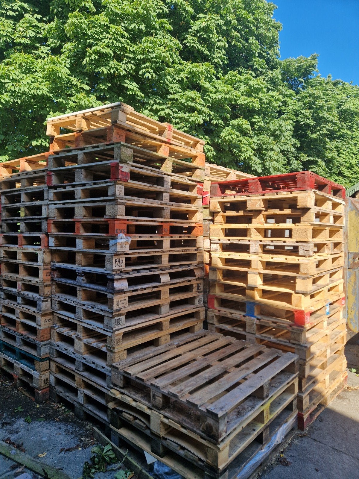 Grote partij eenmalige pallets (+- 130 stuks), Ophalen, 50 mm of meer, Pallet, Minder dan 200 cm