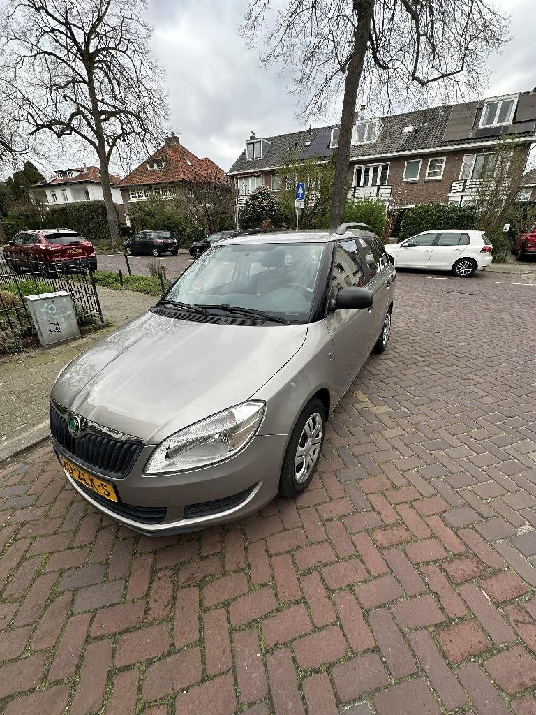 Skoda Fabia 1.2 TSI 63KW Combi 2013 Beige, Auto's, Voorwielaandrijving, 86 pk, 40 €/maand, 4 cilinders