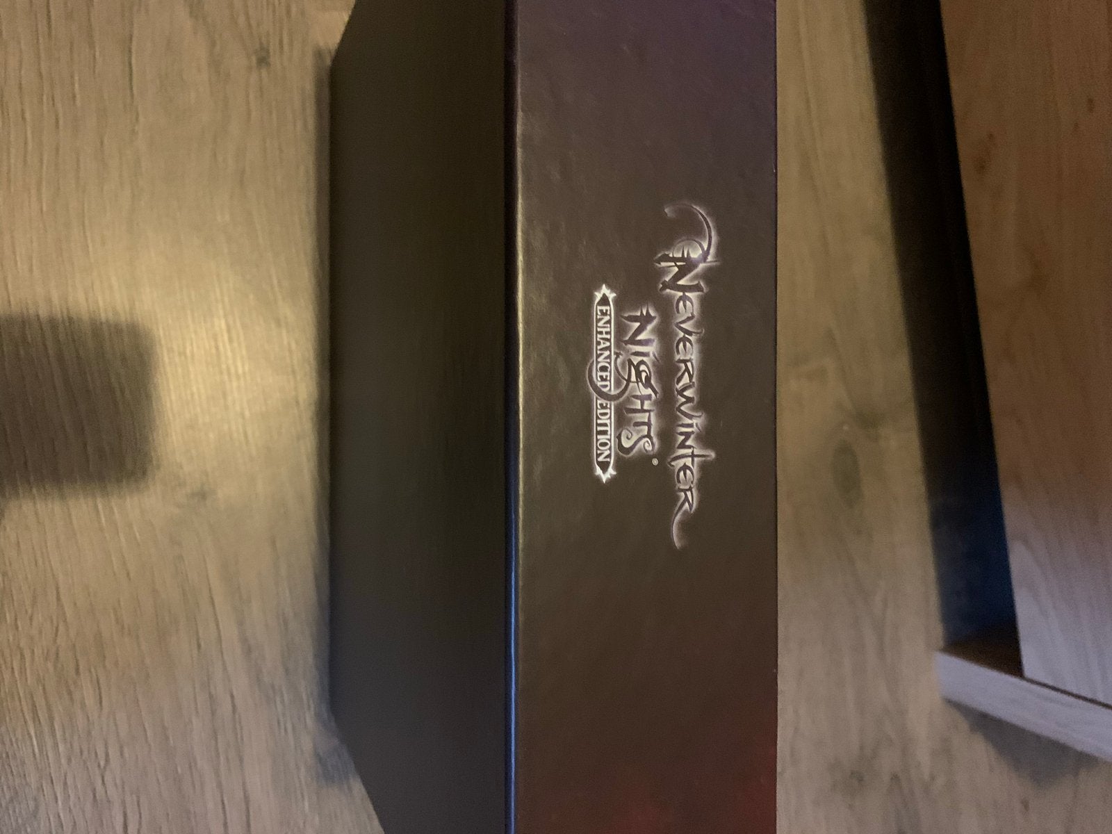 Neverwinter Nights Enhanced Edition PS4 Collector's Box, 1 speler, Ophalen of Verzenden, Zo goed als nieuw, Role Playing Game (Rpg)
