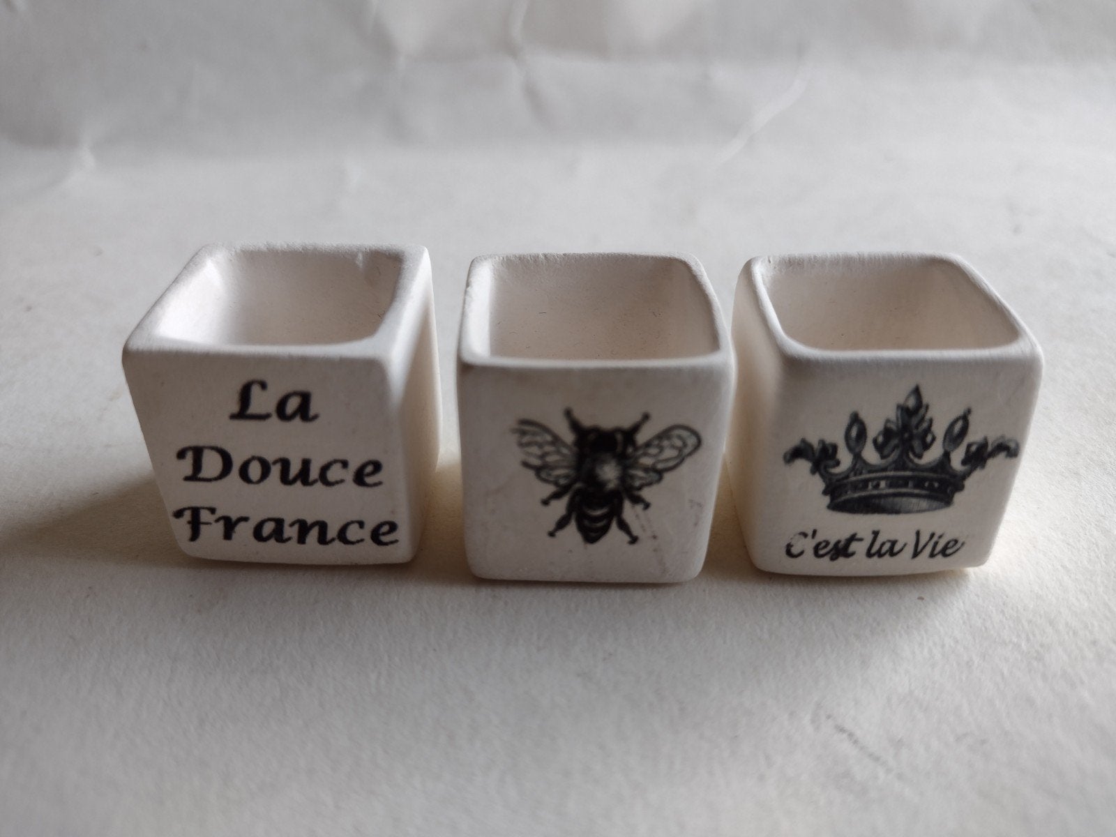 Vierkante bloempot met diverse Franse tekst / deco erop, Ophalen, Nieuw, Gebruiksvoorwerp