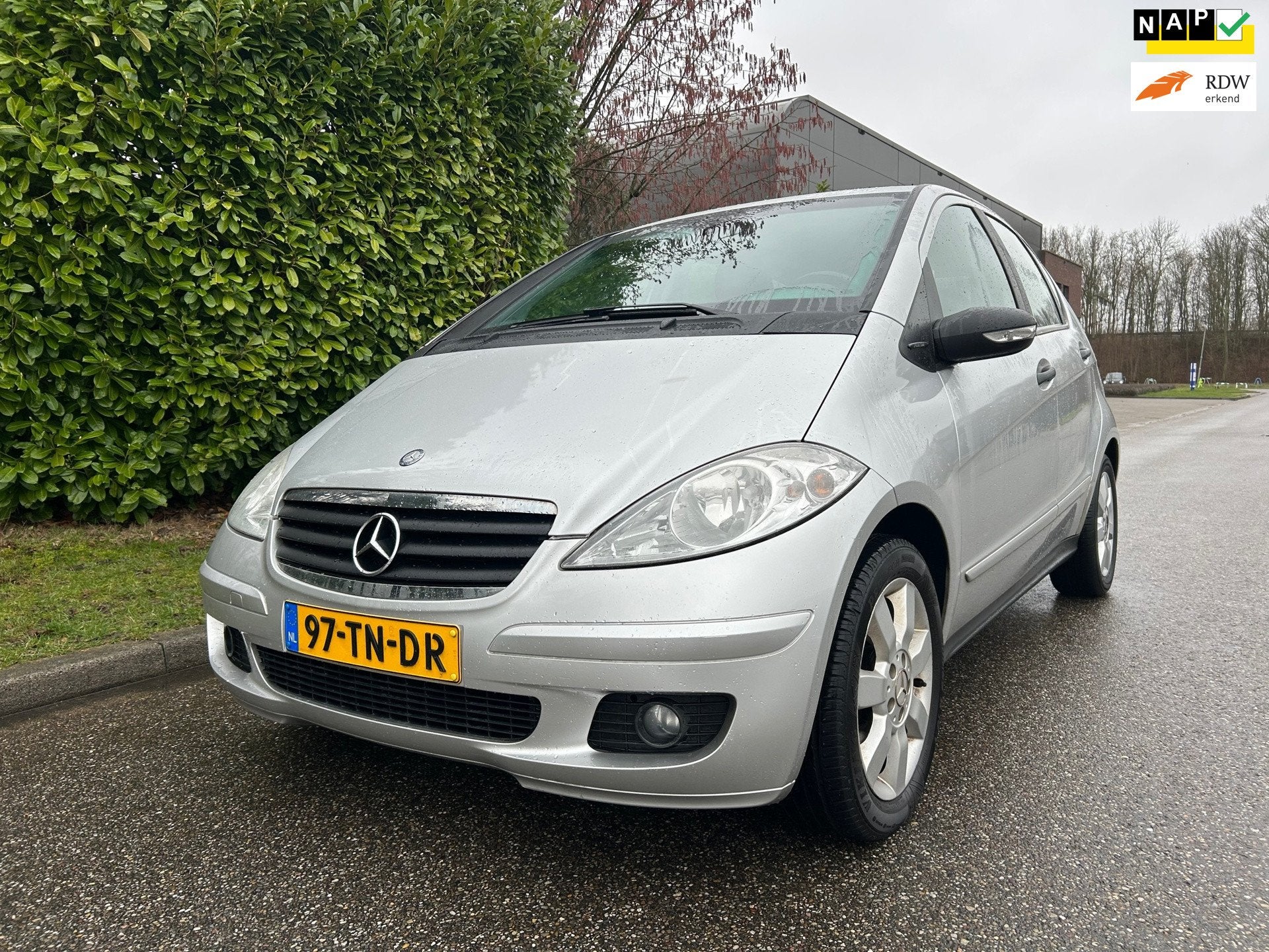 Mercedes-Benz A-klasse 150 Classic, Auto's, Voorwielaandrijving, Zwart, Electronic Stability Program (ESP), 49 €/maand
