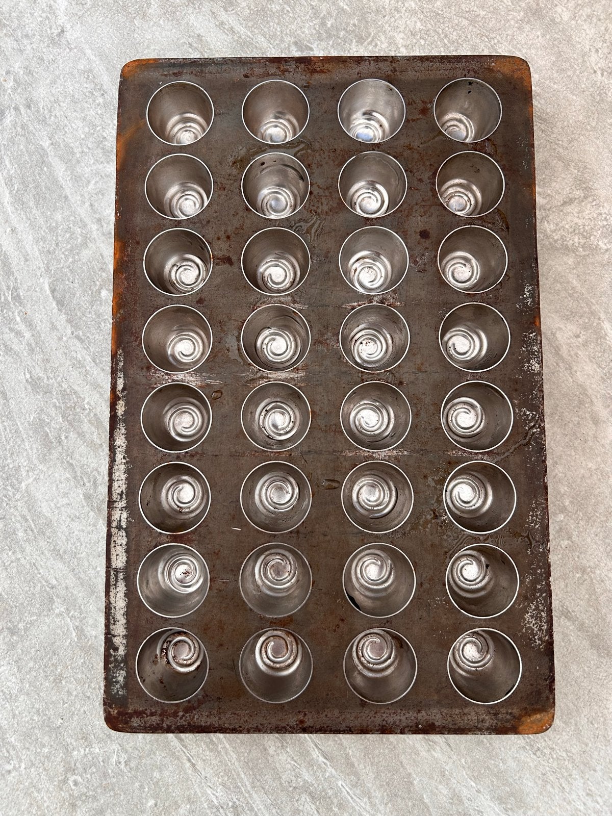 Antieke Madelevorm - 35 cups, Antiek en Kunst, Ophalen of Verzenden