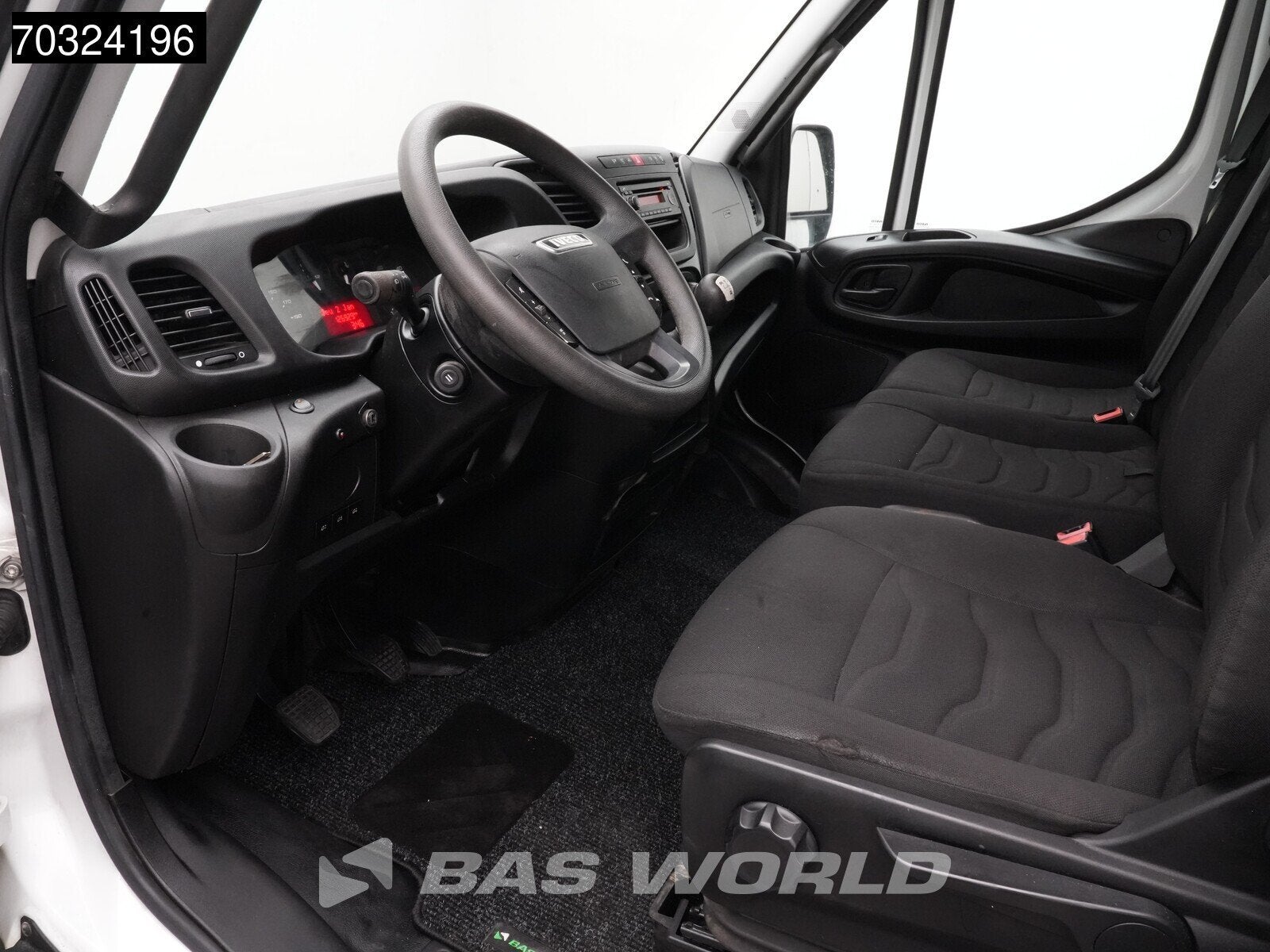 Iveco Daily 35C13 Dubbellucht L2H2 3,5t Trekhaak Airco Cruis, Auto's, Bestelauto's, Euro 5, Stof, Gebruikt, Iveco