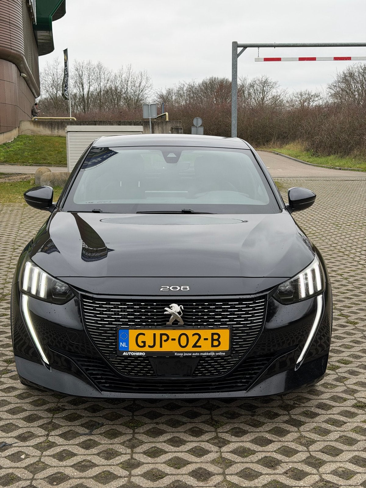 Peugeot 208 1.2 Puretech 100pk 2020 Zwart, Auto's, Voorwielaandrijving, 101 pk, Zwart, 1200 kg
